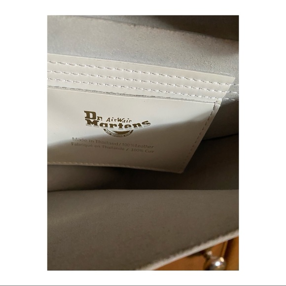 Dr. Martens leather heart bag - Picture 4 of 4